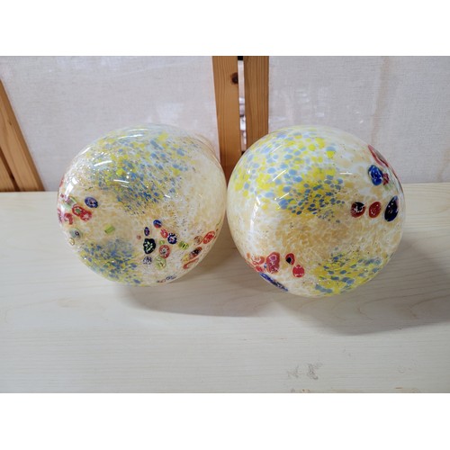 116 - 2x large vintage art glass Murano teardrop confetti style vases. Measures 31.5cm height.