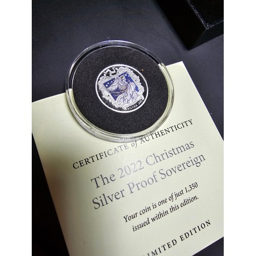 241 - A 2022 Christmas silver proof sovereign limited to 1350 coins, weight of 7.98g by Official British I... 