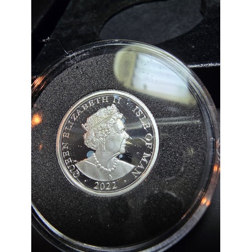 241 - A 2022 Christmas silver proof sovereign limited to 1350 coins, weight of 7.98g by Official British I... 