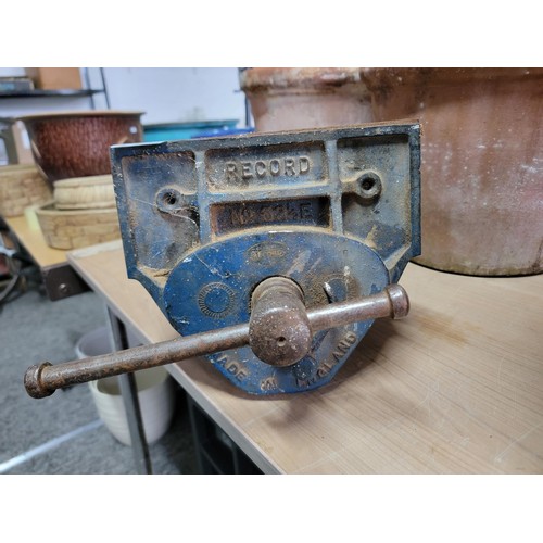 188 - Good quality vintage blue Record carpenters vice No. 52 1/2 E in overall good condition has a length... 