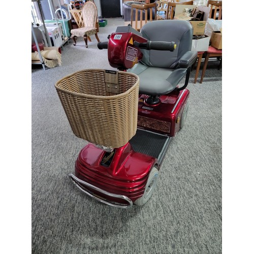 190 - Shoprider mobility scooter is in working condition with a basket on the front and with a key, comes ... 