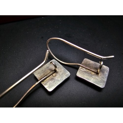 287 - A pair of 925 silver drop earrings with heart motifs, handmade and in excellent condition.