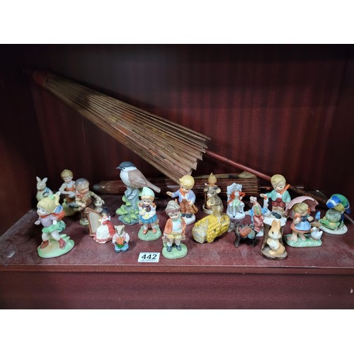 442 - Vast qty ceramic figurines along with two Chinese parasols