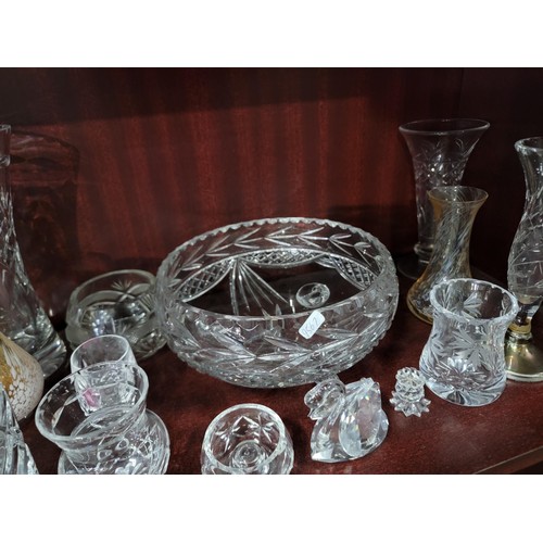 443 - box of good crystal glass pieces including vases bowls etc