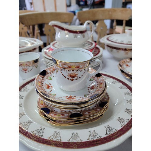 451 - Coldough china tea set, 40 piece in total. with an Alfred Meakin part dinner set