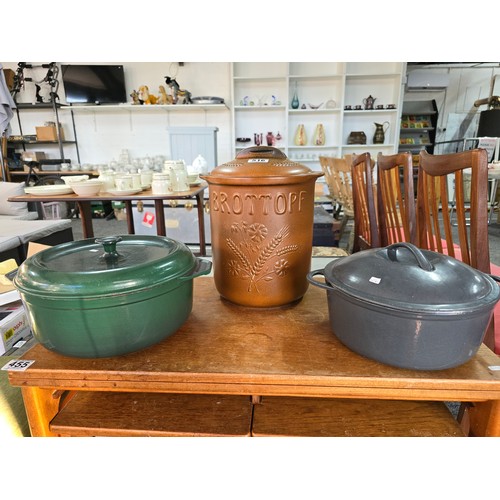 516 - 2x good quality heavy cast iron and enamel lidded cooking pots along with a vintage west German Brot... 