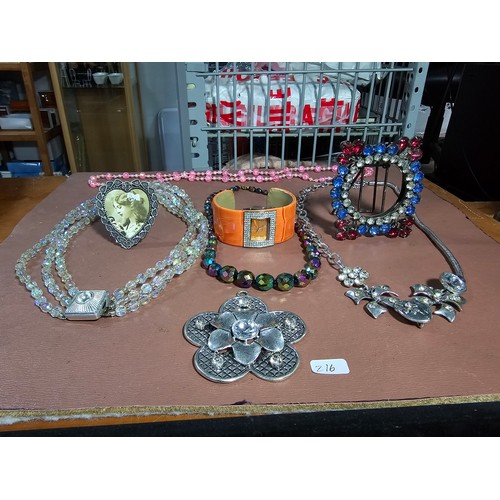 380 - Suite of good quality costume jewellery on 2 display boards ( not included) includes a pretty turquo... 