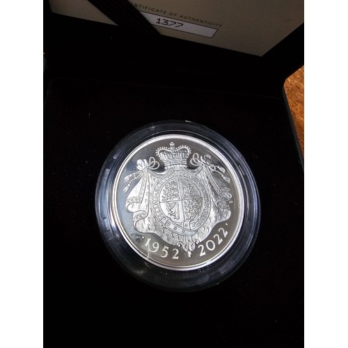 242 - The Royal Mint 2022 UK £5 silver proof piedfort coin, the platinum jubilee of H.M. Queen Elizabeth I... 