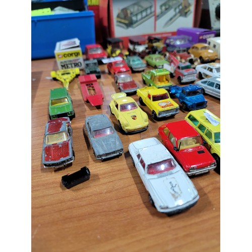 21 - Large quantity of diecast vehicles inc matchbox, corgi, whizz wheels, etc inc a Jaguar XJS, Ford Esc... 