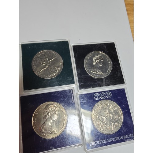 160 - A collection of 6 coins to include a Solomon island half dollar coin celebrating 95 years of Queen E... 