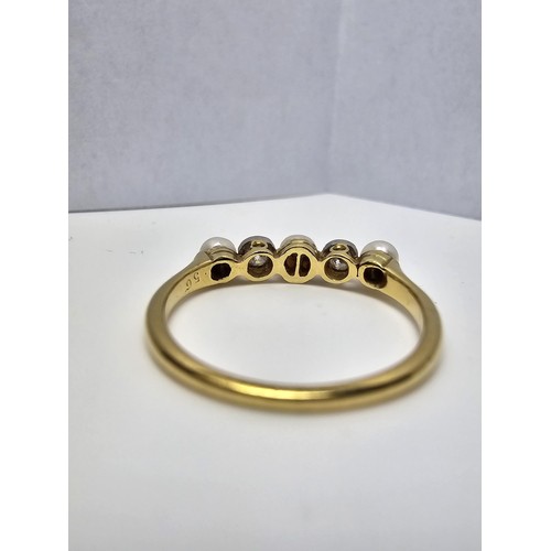 264 - A fine quality 18ct yellow gold pearl and diamond ring inset with 2 large diamonds, combined weight ... 