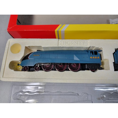 33 - Boxed Hornby R2779 LNER Class A4 Falcon in good overall condition untested