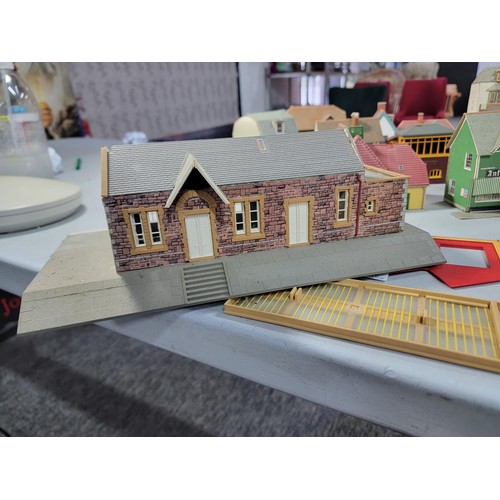 42 - Large box full of model railway buildings made of cardboard inc railway station, town hall, houses, ... 