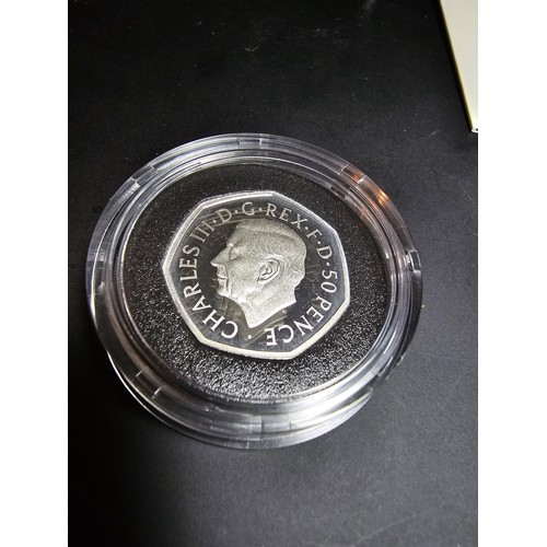 166 - As new The Royal Mint Queen Elizabeth II Memorial 50p silver proof Piedfort coin with its original b... 