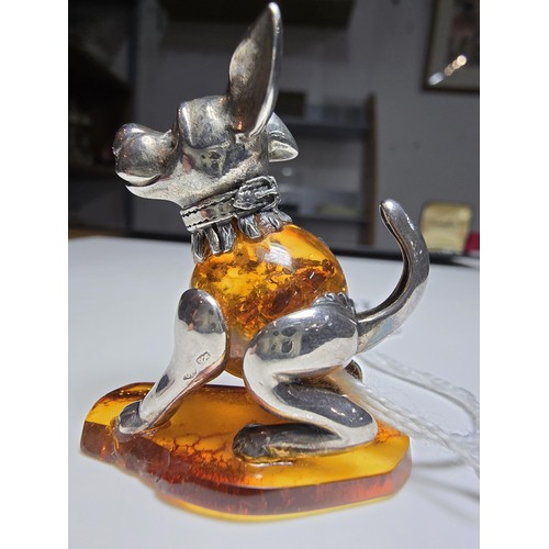 247 - Good quality very pretty hallmarked silver and genuine amber dog figure, featuring a solid amber bod... 