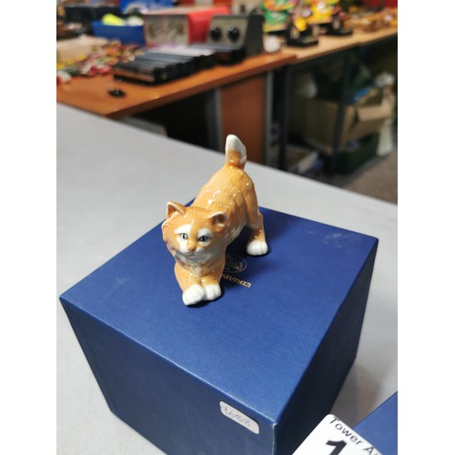 135 - 2x Hutschenreuther German cat figures. Excellent quality, in very good condition with no chips or cr... 