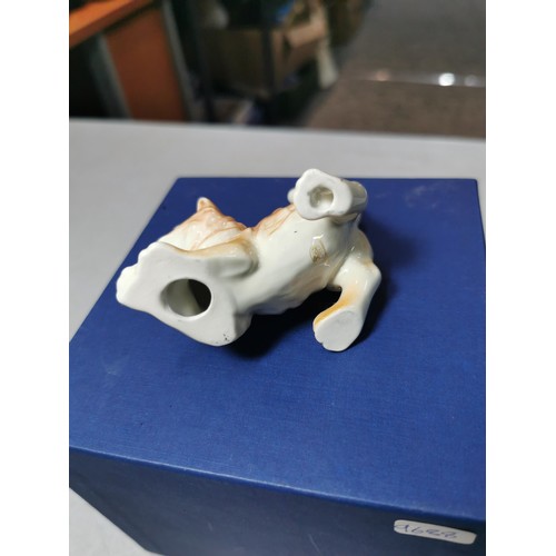 135 - 2x Hutschenreuther German cat figures. Excellent quality, in very good condition with no chips or cr... 