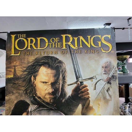 109 - A rare The Lord of the Rings The Return of the King Cinema stand up advertising board, 151cm high, 8... 