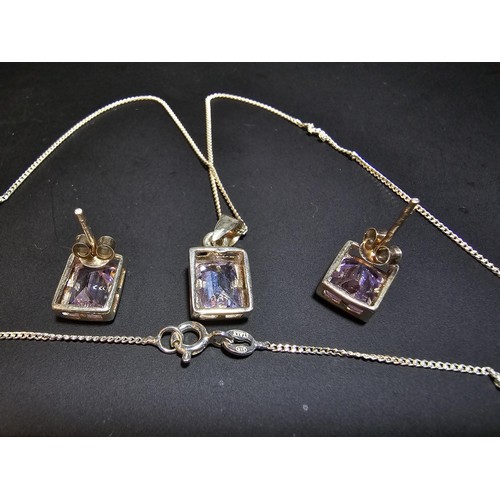 197 - A pretty 925 silver matching jewellery set to include a silver pendant 18