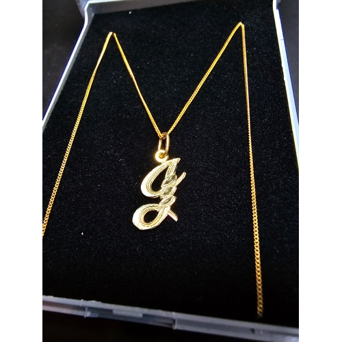 224 - 9ct yellow gold letter 