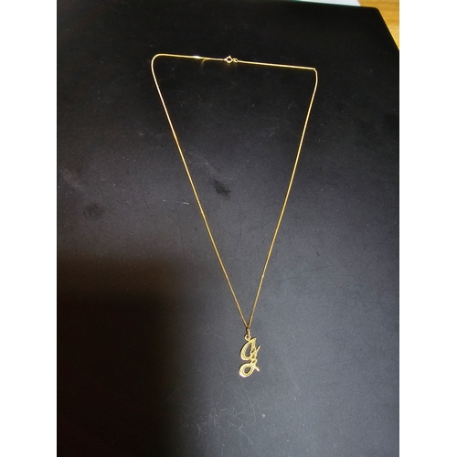 224 - 9ct yellow gold letter 