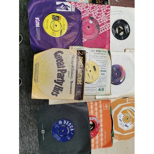 33 - A quantity of 45rpm records including various artists on bands.