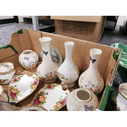 44 - Large qty of various collectable china and ceramic items to include large cabbage leaf formed bowl, ... 