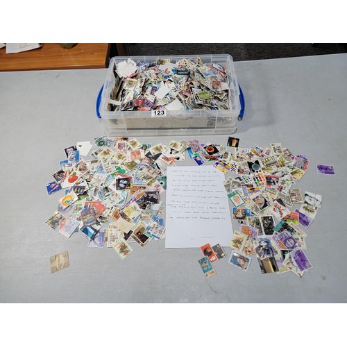 99 - Large quantity of loose British commemorative stamps collected over many years, most are used with a... 