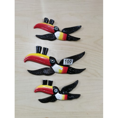 100 - Set of 3x graduating flying Guinness toucans cast iron wall plaques, largest measuring 25cm length.