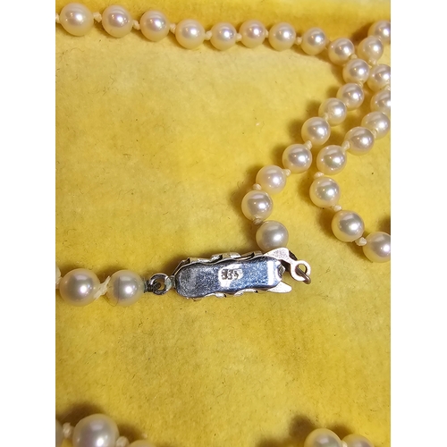 194 - Bundle of 3x vintage faux pearl necklaces and a 925 silver bangle, to include a cased set of majoric... 