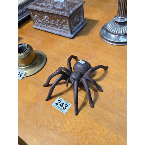 243 - A good quality cast iron spider / tarantula figure which can be freestanding or wall hanging. Width ... 