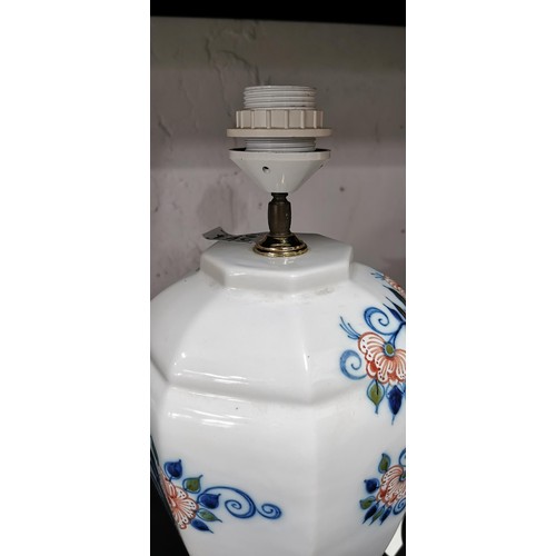 346 - Vintage Dutch Makkum Tichelaar Delft table lamp, shade not included. In very good clean condition. M... 