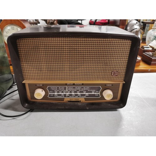 12 - 3x vintage radios including 2 valve models. Brand names include Ekco, Reela, etc. Due to the vintage... 