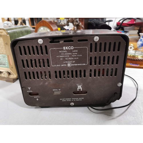 12 - 3x vintage radios including 2 valve models. Brand names include Ekco, Reela, etc. Due to the vintage... 