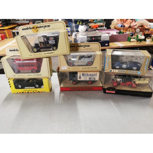 30 - A quantity of 14x boxed diecast model vehicles to include dinky 1949 Land Rover, models of yesteryea... 