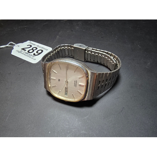 289 - A good vintage Seiko SQ quartz watch with its original seiko chrome strap, will require a new batter... 