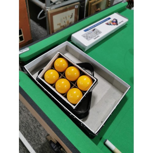 86 - Good quality Hy-Pro 6ft x 3ft pool / snooker table complete with snooker cues, snooker balls, boxed ... 