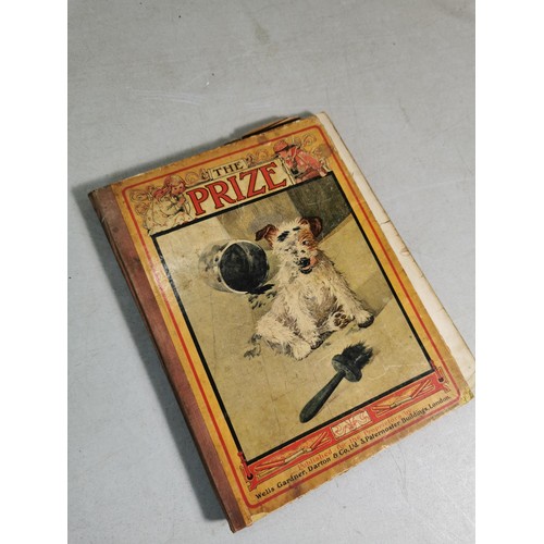 123 - A collection of 5 antique books including 2 chatterbox, the prize dated 1919 the strand magazine dat... 