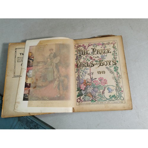 123 - A collection of 5 antique books including 2 chatterbox, the prize dated 1919 the strand magazine dat... 