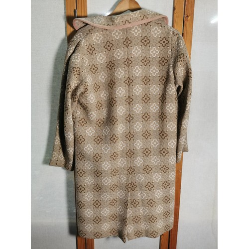 127 - Vintage Reseta of Wales full wool coat with brown and cream patterns in good order size 16