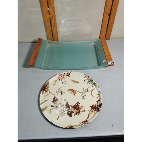 160 - 2x collectable serving trays inc a circular Thetford tray from Norfolk along with an Italian teak ha... 