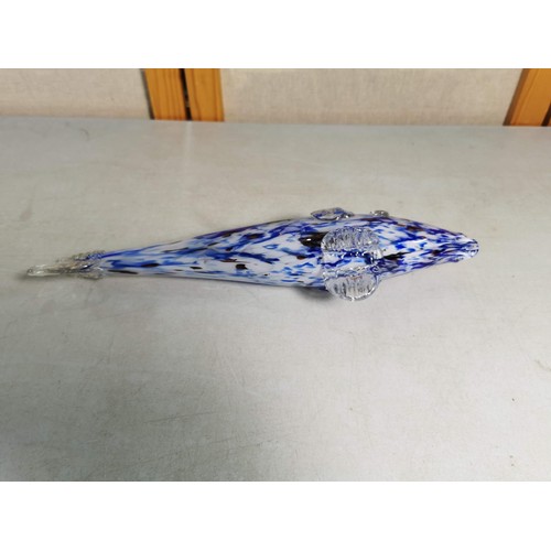 166 - Good quality glass Romanian art glass fish in blue and white pattern in overall good condition 10cm ... 