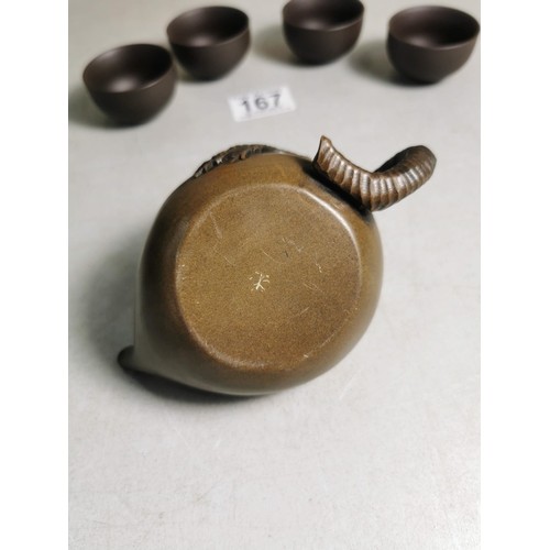 167 - A good quality Yixing clay teapot drinking set with 4x drinking bowls, along with a cicada lidded te... 