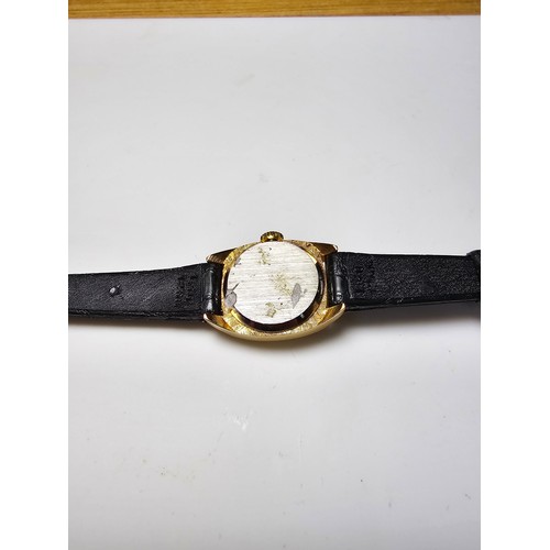 236 - An attractive ladies ingersoll 15 jewel mechanical watch in excellent clean condition with a clean a... 