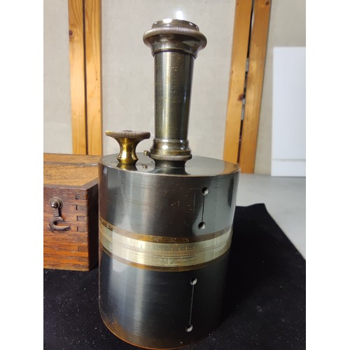 334 - A good cased pantometer by J.Hicks London, for marking out right angles. In good looked after condit... 