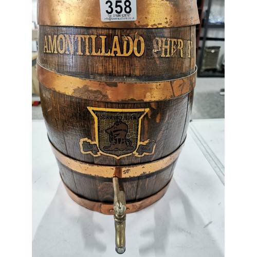 358 - Vintage Amontillado wooden copper bound keg with tap in good overall condition missing its stopper, ... 