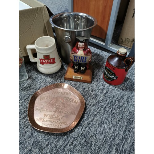 360 - Quantity of breweriana items inc a quantity of named pint glasses and coffee glasses inc Baileys alo... 