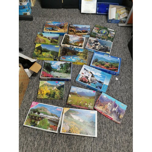 380 - 31 boxed puzzles inc, 5 x Waddingtons, many 1000 piece puzzles a massive lot all look complete.