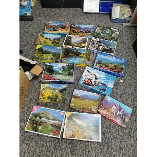 380 - 31 boxed puzzles inc, 5 x Waddingtons, many 1000 piece puzzles a massive lot all look complete.