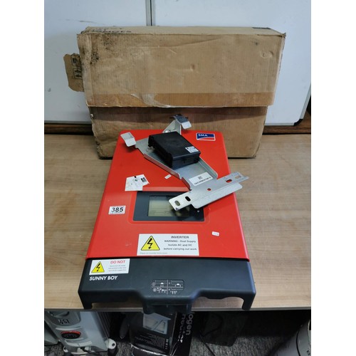 385 - Boxed SMA Sunny Boy solar inverter only used once, model number SB 2000HF-30, comes with a wall brac... 